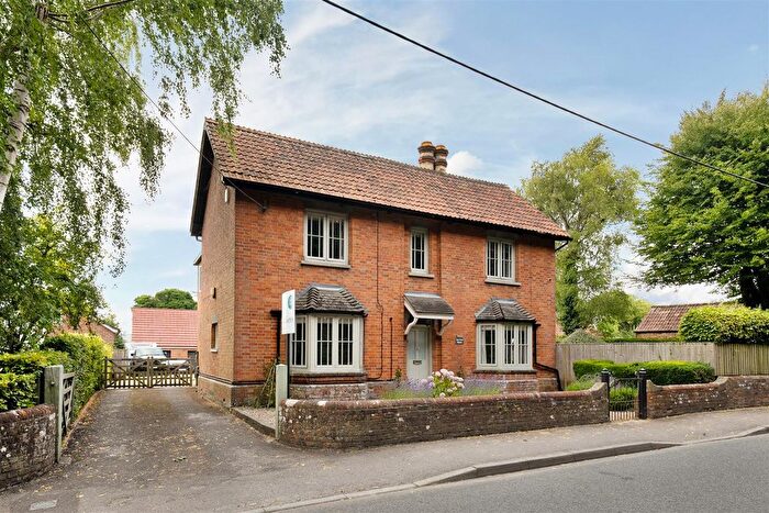3 Bedroom Detached House For Sale In High Street, Worton, SN10