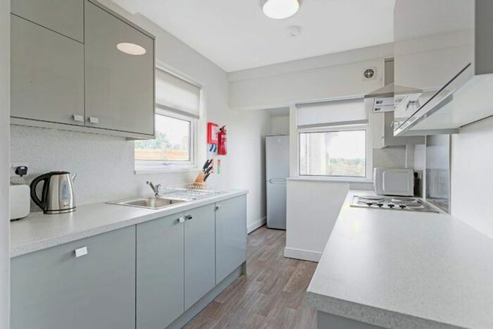 5 Bedroom Semi-Detached House To Rent In Kenmore Drive, Horfield, Bristol, BS7