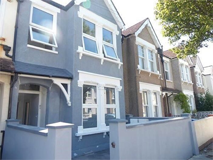 2 Bedroom Flat To Rent In Flat, Balfour Road, London, London, SE25