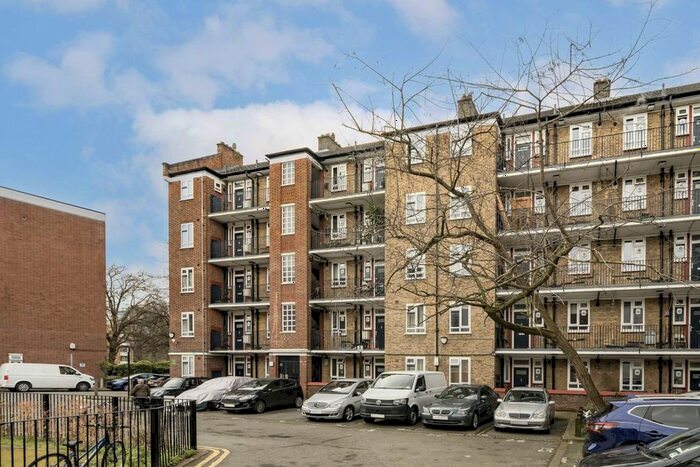 3 Bedroom Flat To Rent In North End Road, London, W14