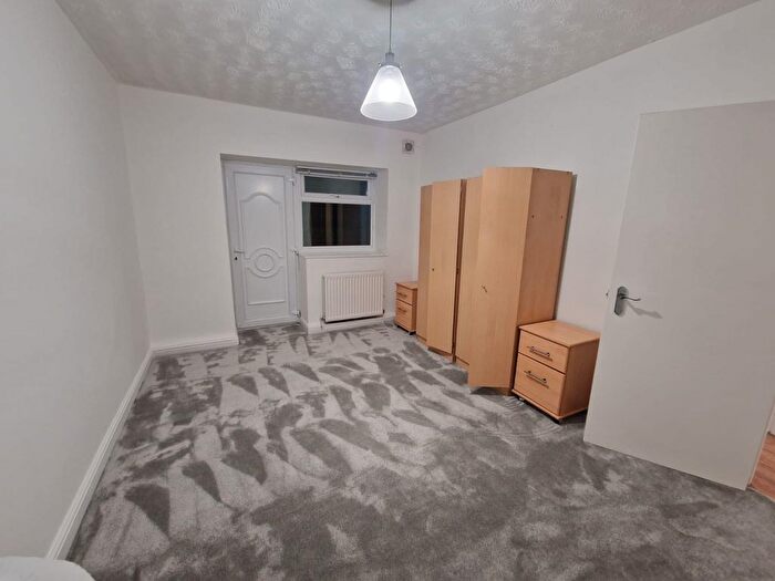1 Bedroom Flat To Rent In Wilmslow Road, Manchester, M20