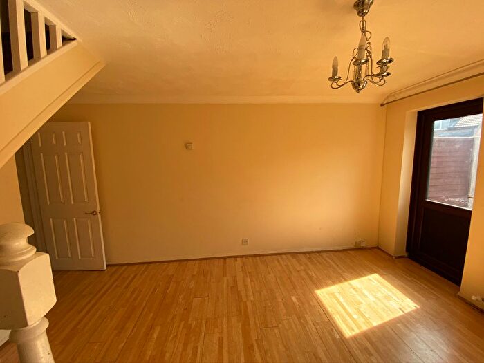 1 Bedroom Terraced House To Rent In Sharpness Close, Hayes, UB4
