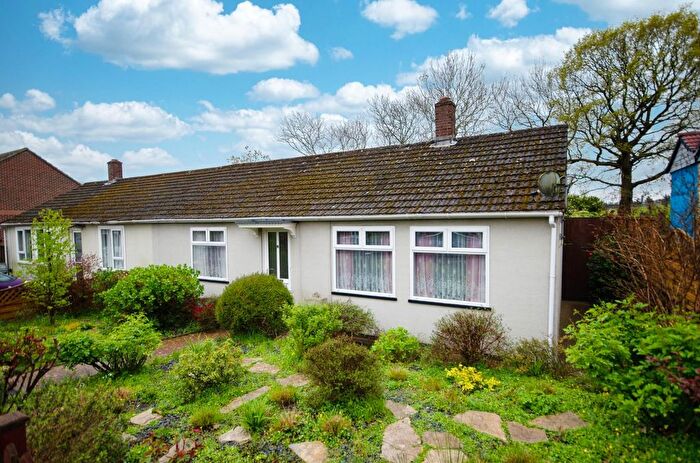 2 Bedroom Semi Detached Bungalow To Rent In Mallards Road, Bursledon, Southampton, SO31