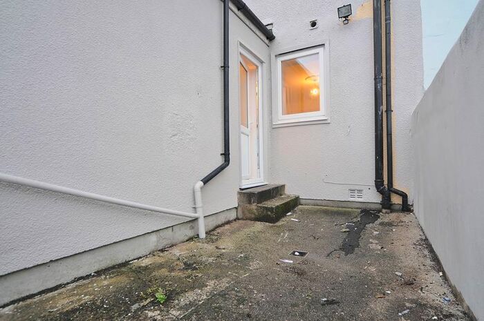 1 Bedroom Flat To Rent In Wilton Street, Stoke, Plymouth, PL1
