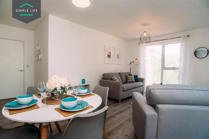 2 Bedroom Flat To Rent In Park Grange House, Sheffield, S2