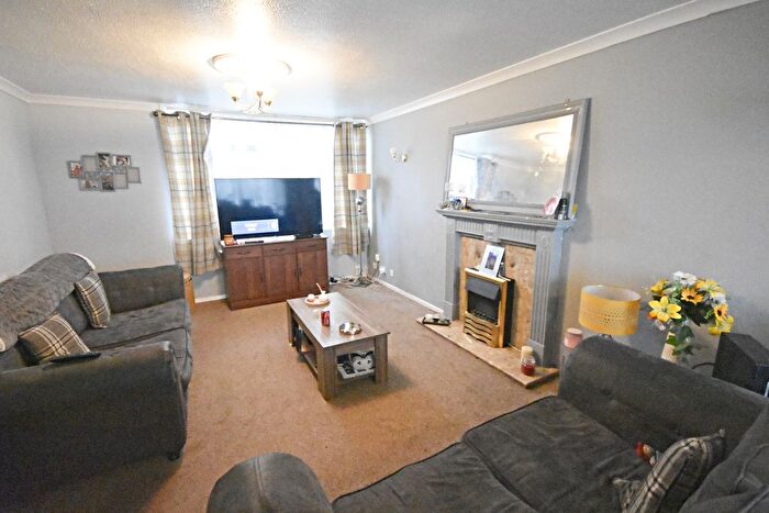 3 Bedroom End Of Terrace House For Sale In Deptford Crescent, Bulwell, Nottingham, NG6