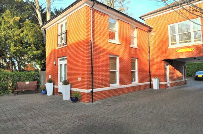 2 Bedroom Flat To Rent In New Dover Road, Canterbury CT1