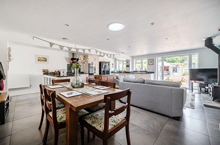 4 Bedroom Bungalow For Sale In Burney Bit, Pamber Heath, Tadley, Hampshire, RG26