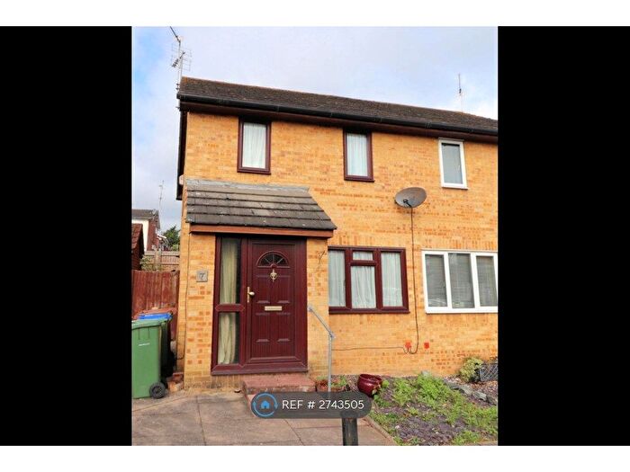2 Bedroom Semi Detached House To Rent In Doyle Close, Erith, DA8