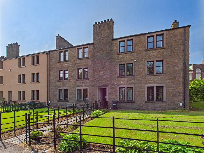 2 Bedroom Flat To Rent In Strathmore Avenue, Dundee, DD3
