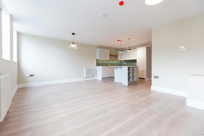2 Bedroom Apartment For Sale In Torriano Mews, Kentish Town, NW5
