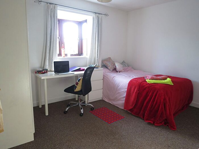 4 Bedroom Semi-detached House To Rent In Avon Gardens, Nottingham, NG2