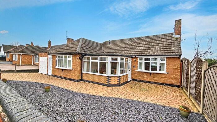 2 Bedroom Detached Bungalow For Sale In Oakside Crescent, Leicester, LE5