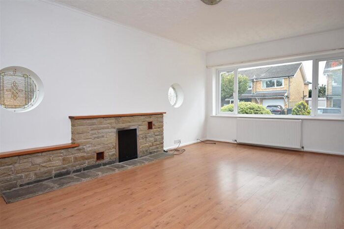 2 Bedroom Detached Bungalow To Rent In Curlew Glebe, Dunnington, York, YO19