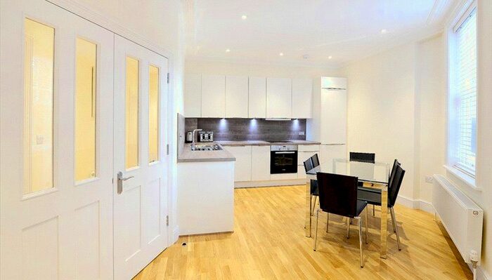 3 Bedroom Flat To Rent In Hamlet Gardens, Hammersmith, London, W6