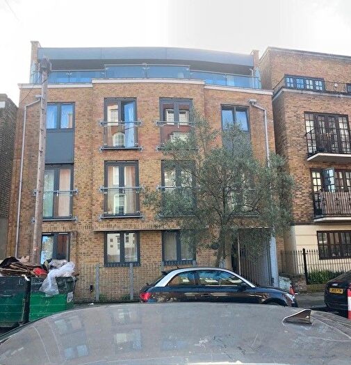 4 Bedroom Semi-Detached House To Rent In Wedmore Street, Archway, Islington, North London, N19