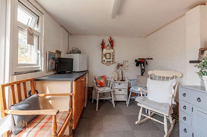 2 Bedroom Flat For Sale In Cooper Dean Drive, Bournemouth, BH8