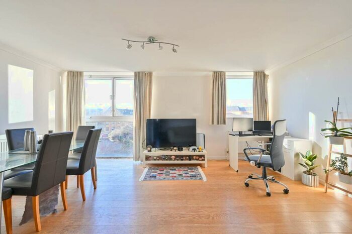 1 Bedroom Flat To Rent In Asher Way, Wapping, London, E1W
