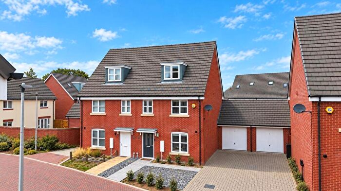 4 Bedroom Semi Detached House For Sale In Guernsey Place, Three Mile Cross, RG7
