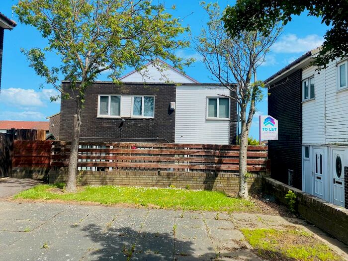 4 Bedroom Semi-Detached House To Rent In St Leonards Close, Peterlee, SR8