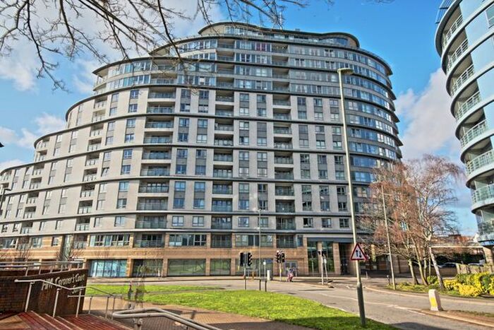 2 Bedroom Flat To Rent In Station Approach, Woking, GU22