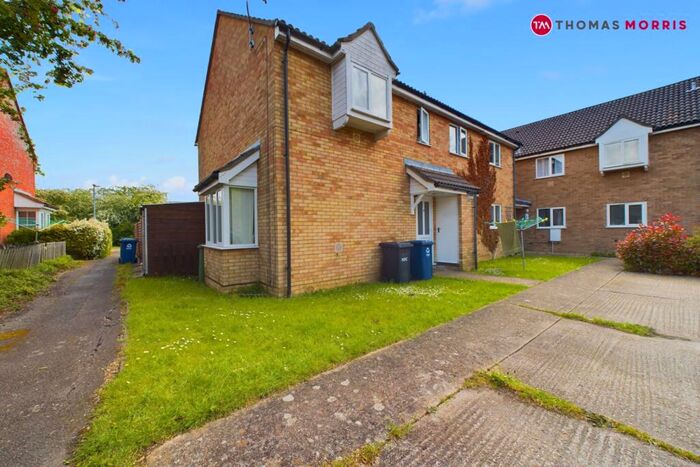 2 Bedroom House For Sale In Derwent Close, St. Ives, Cambridgeshire, PE27