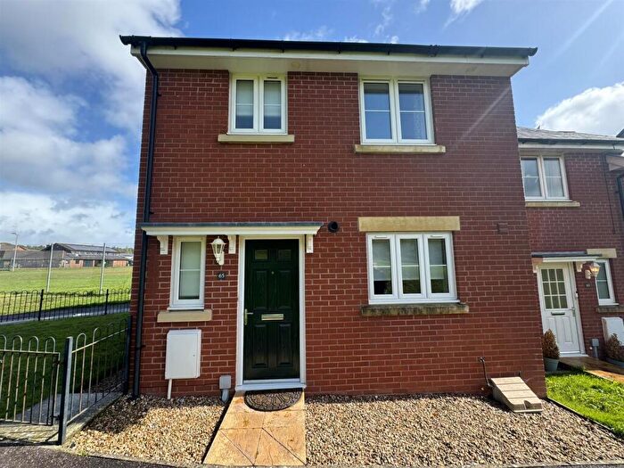 3 Bedroom Semi-Detached House To Rent In Webbers Way, Tiverton, EX16