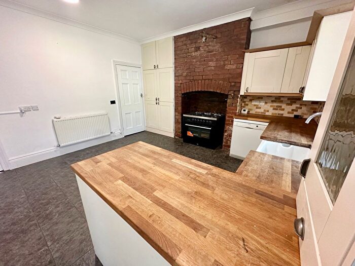 4 Bedroom Property To Rent In Major Street, Wakefield, WF2