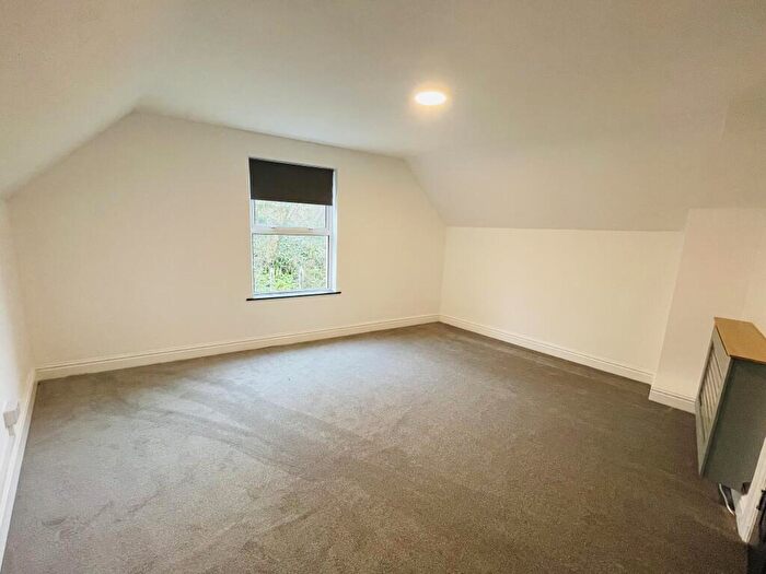 2 Bedroom Apartment To Rent In Milford Haven, SA73