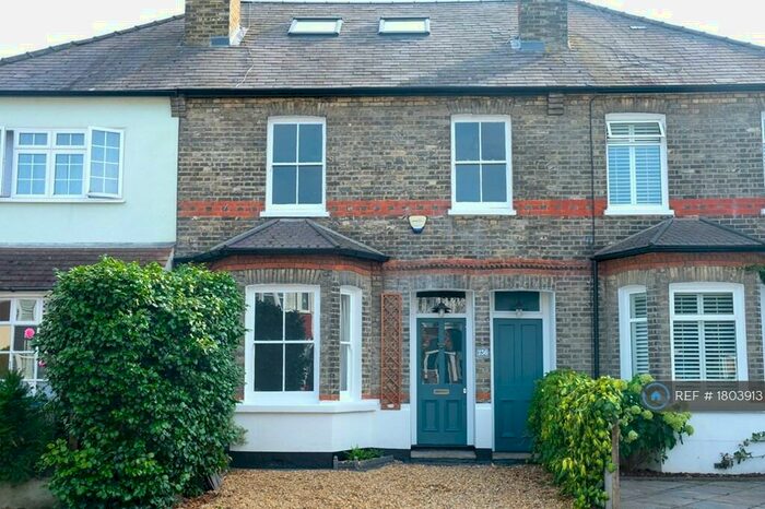 5 Bedroom Terraced House To Rent In Hersham Road, Hersham, Walton-On-Thames, KT12