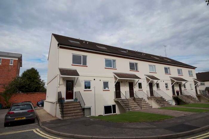 2 Bedroom Flat To Rent In Central Cheltenham GL53