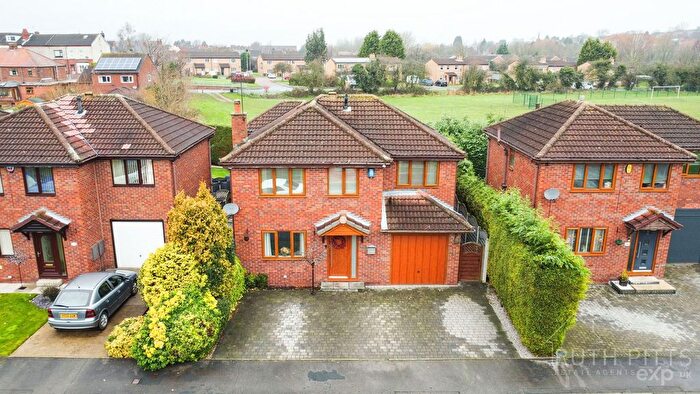 4 Bedroom Detached House For Sale In Moorhouse View, South Elmsall, WF9