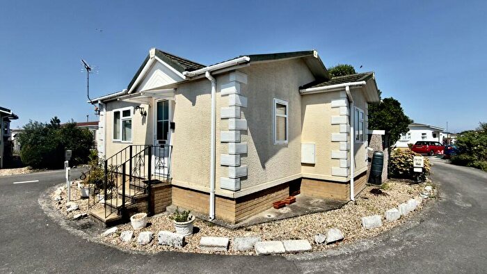 2 Bedroom Park Home For Sale In Sycamore Close, Oaktree Park, Weston-super-Mare, BS24