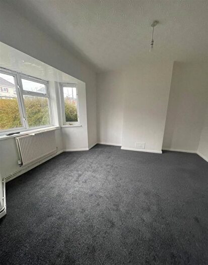 3 Bedroom Semi-Detached House For Sale In Treforis, Ammanford, SA18