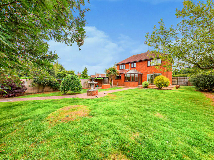 4 Bedroom Detached House To Rent In South Street, Leven, HU17