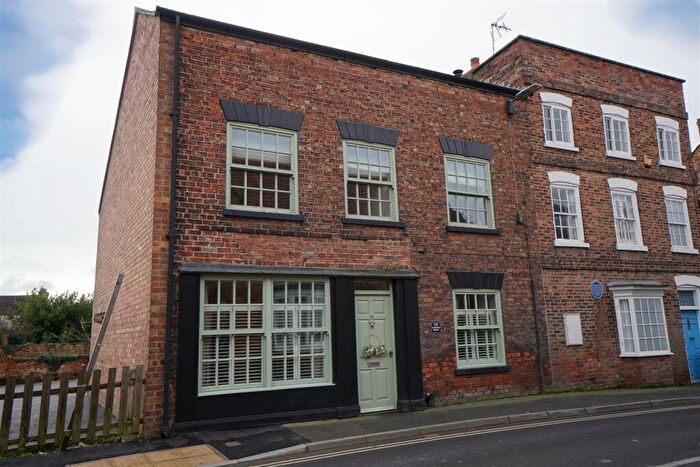 4 Bedroom Property For Sale In Bridgegate, Howden, Goole, DN14