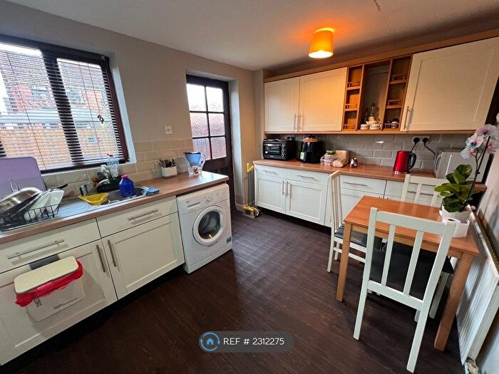 2 Bedroom Terraced House To Rent In The Rydales, Hull, HU5