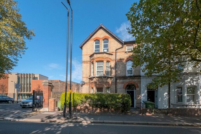 1 Bedroom Flat To Rent In East Dulwich Grove, East Dulwich, London, SE22