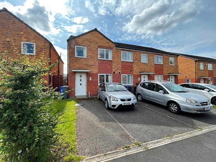 3 Bedroom Semi-Detached House To Rent In Metcombe Way, Manchester, M11