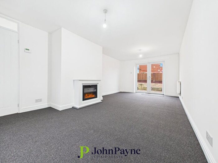 4 Bedroom Semi-Detached House To Rent In Newcomen Road, Bedworth, Warwickshire, CV12