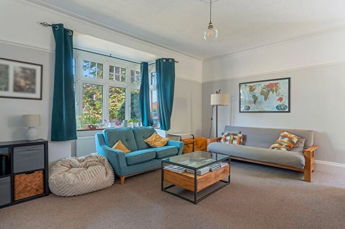 4 Bedroom Semi-Detached House For Sale In The Drive, Wallington, SM6