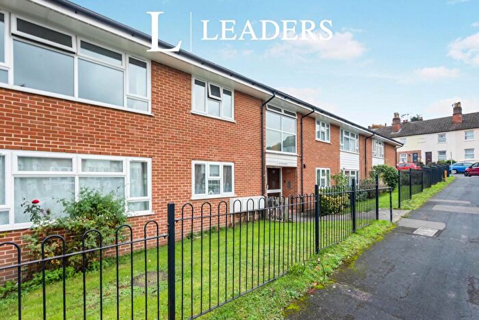 2 Bedroom Flat To Rent In The Tannery, Redhill, RH1