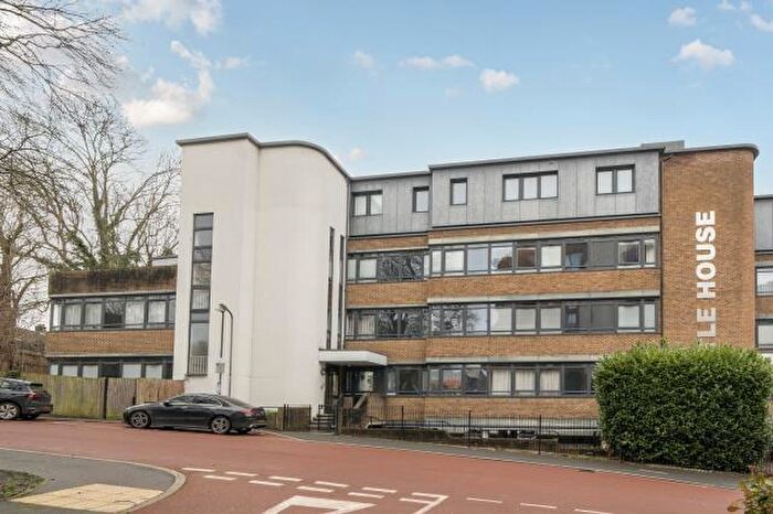 1 Bedroom Apartment For Sale In Castle House, High Wycombe, HP11