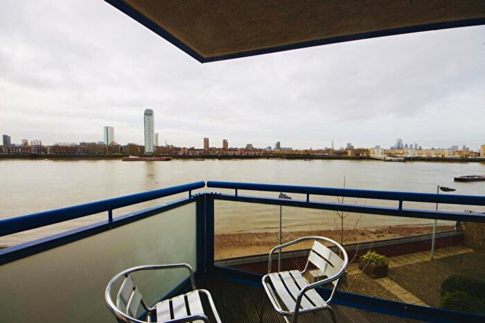 2 Bedroom Apartment To Rent In Nova Building, London, E14