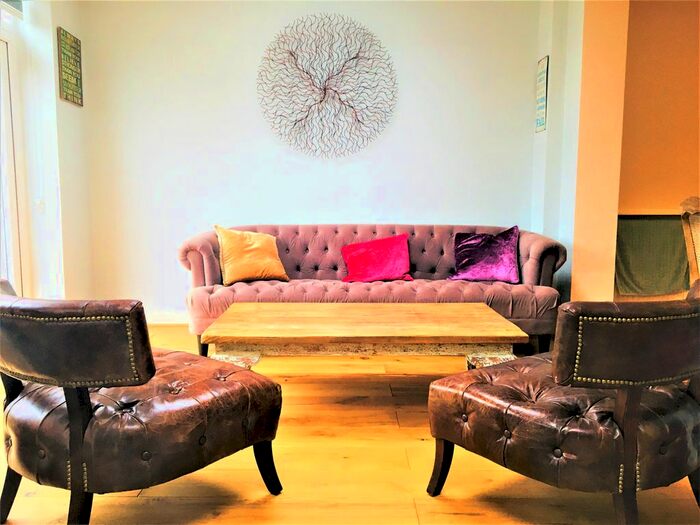 5 Bedroom Semi-Detached House To Rent In Waterfall Road, London, N11