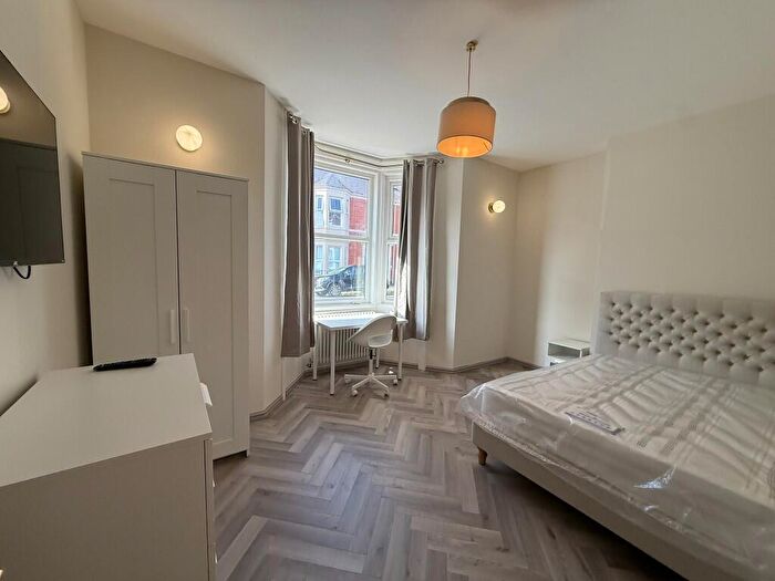 2 Bedroom Flat To Rent In Hazelwood Avenue, Newcastle Upon Tyne, NE2