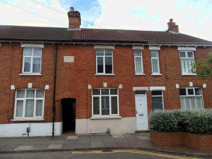 3 Bedroom Terraced House To Rent In Salisbury Street, Bedford, MK41