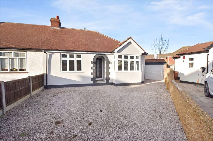 3 Bedroom Bungalow For Sale In Brunswick Close, Bexleyheath, DA6