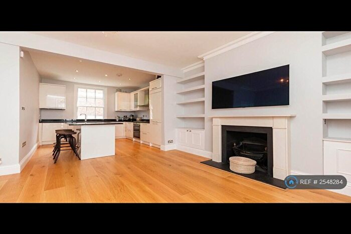 3 Bedroom Flat To Rent In Camden, London, NW1