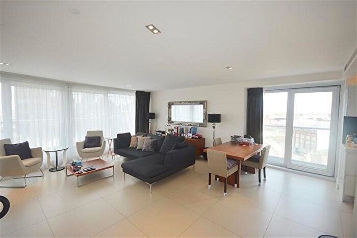 2 Bedroom Flat To Rent In Bezier Apartments, City Road, Old Street, London, EC1Y